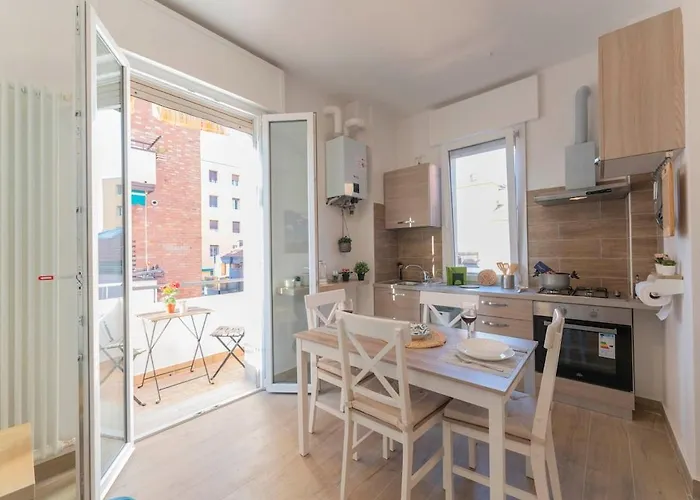 A 10 Min Da Sant'orsola - Interno 12 Design E Comfort 아파트