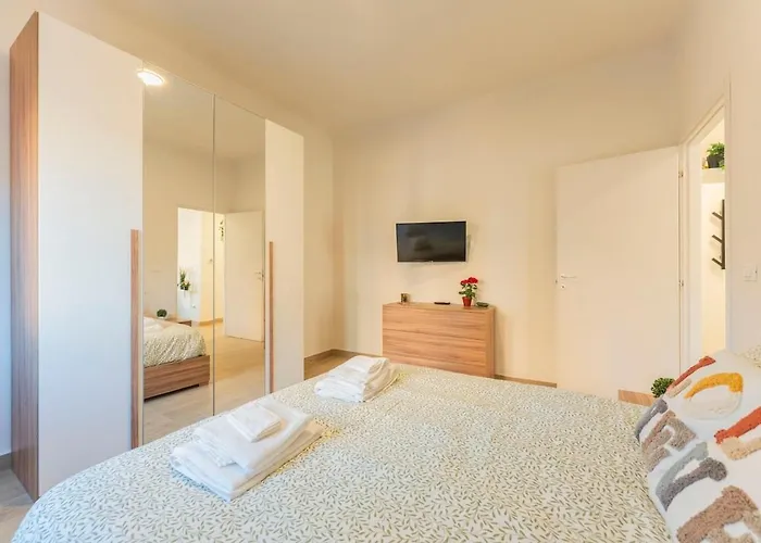 A 10 Min Da Sant'orsola - Interno 12 Design E Comfort Apartamento Bolonha