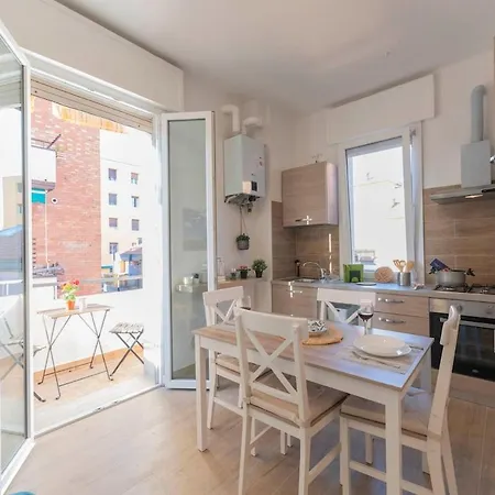 A 10 Min Da Sant'orsola - Interno 12 Design E Comfort Apartmán